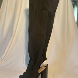 Elegant Black Over-the-Knee Boots